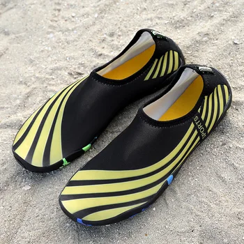 Летний пляж Босиком Обувь Мужчины Женщины Водная обувь Плавание Аквасерфинг Морские носки Аквашузы Унисекс Большой размер 2022 Новый