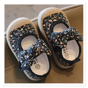2023 Повседневная холщовая обувь с мягкой подошвой для девочек в весенний и осенний сезон Одинарная обувь Детский сад Velcro дышащий ребенок для прогулок
