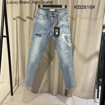  Новинка 2023 года Светло-голубые вышитые европейские станции Модный бренд Мужские сломанные эластичные узкие джинсы